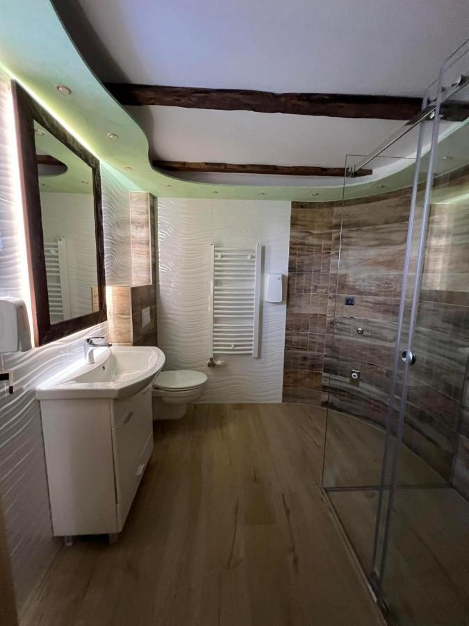 Nova Topola Motel Pizzeria Actros מראה חיצוני תמונה