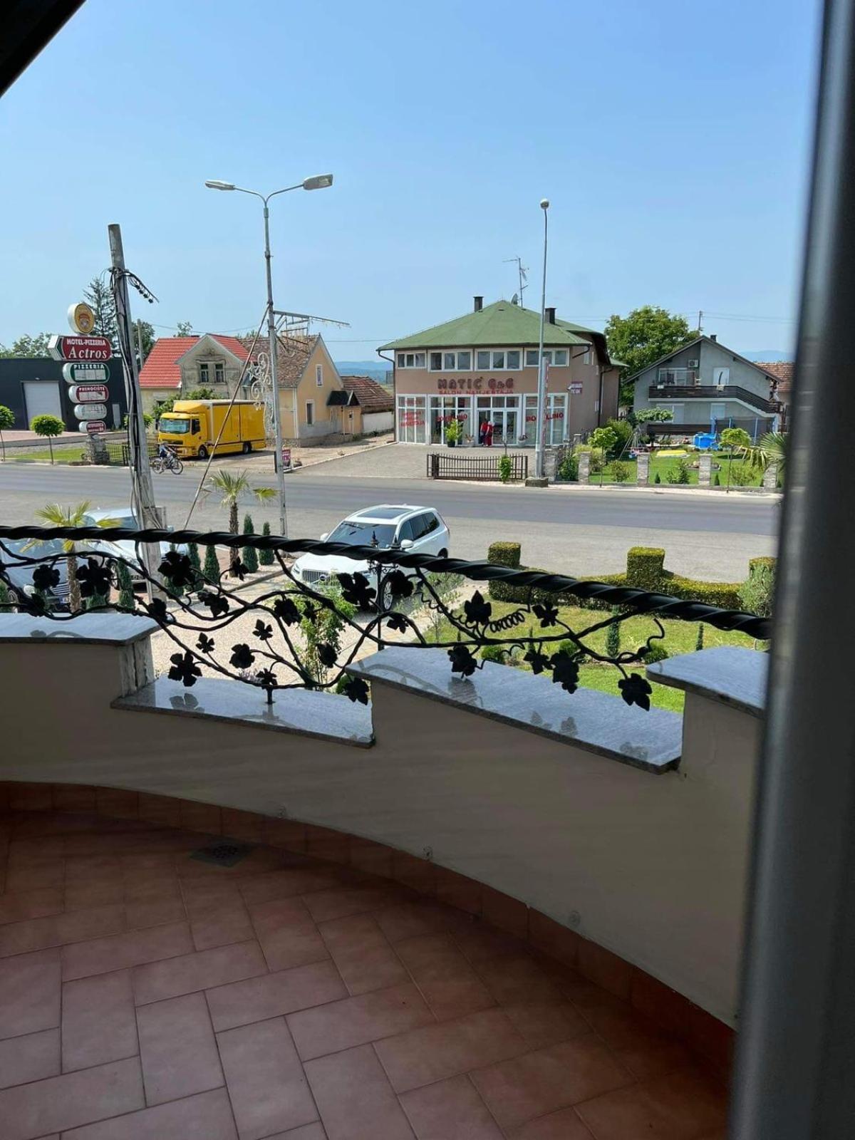 Nova Topola Motel Pizzeria Actros מראה חיצוני תמונה